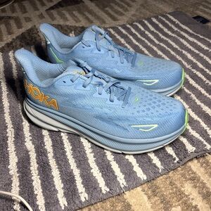 Hoka one one